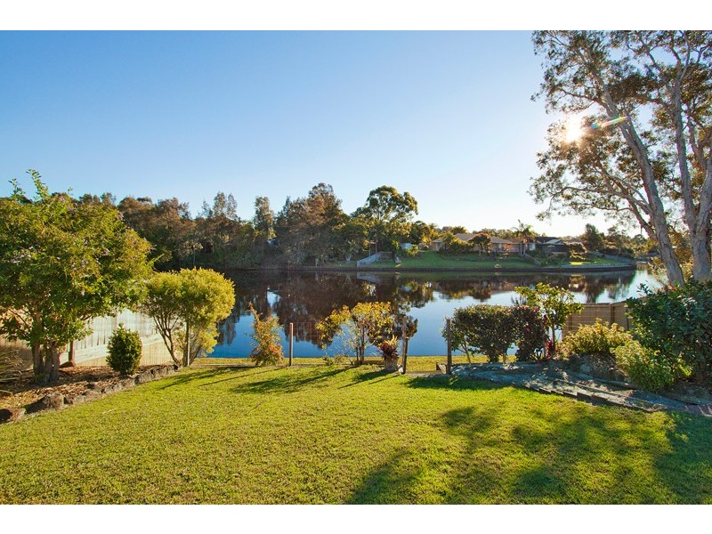24 Berrimbillah Court, Ocean Shores NSW 2483