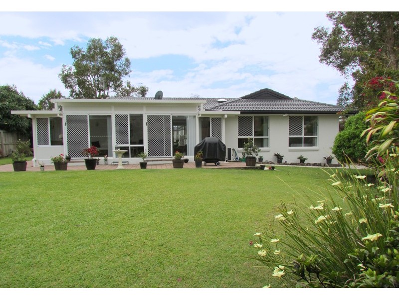 24 Berrimbillah Court, Ocean Shores NSW 2483