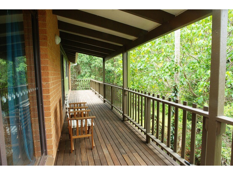 11 Inderwong Avenue, Ocean Shores NSW 2483