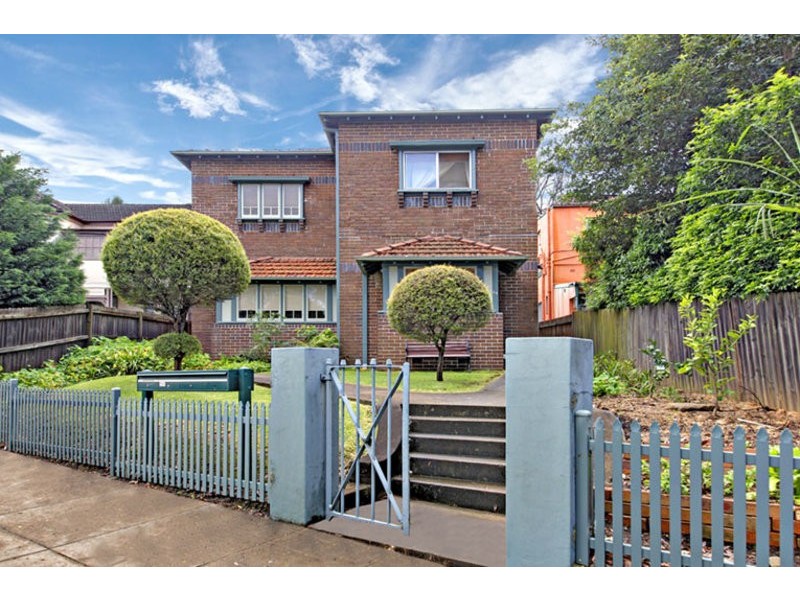 2/64 Grosvenor Crescent, Summer Hill NSW 2130