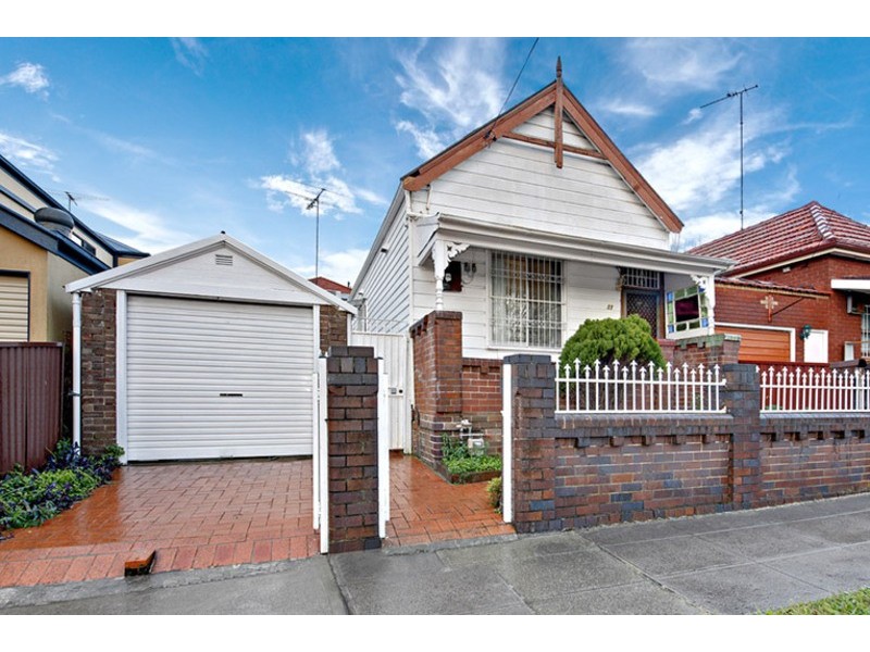 11 Thornley Street, Marrickville NSW 2204