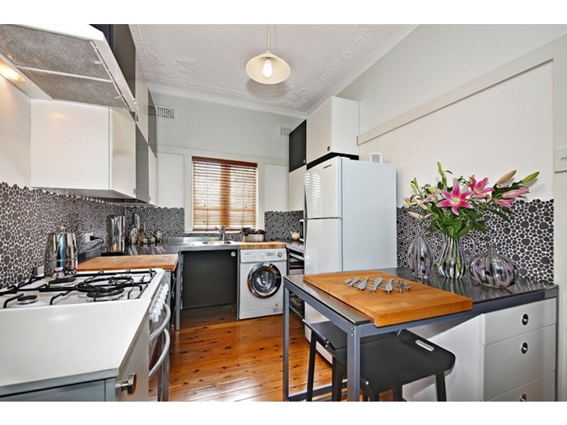 2/64 Grosvenor Crescent, Summer Hill NSW 2130