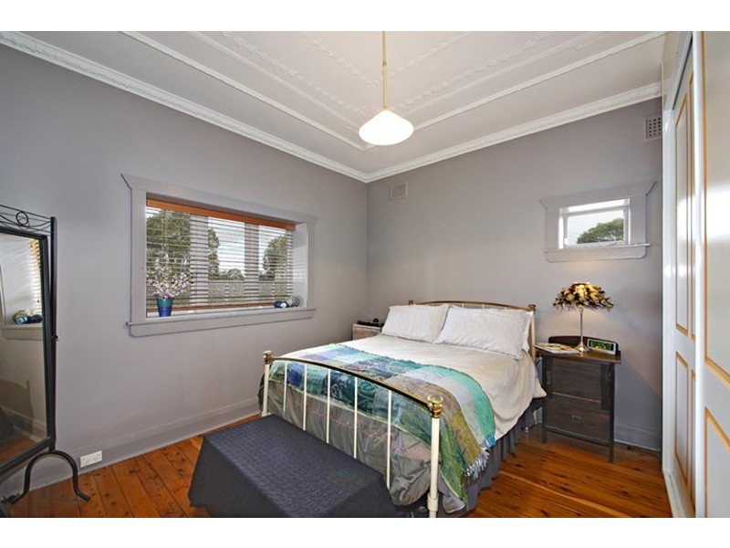 2/64 Grosvenor Crescent, Summer Hill NSW 2130