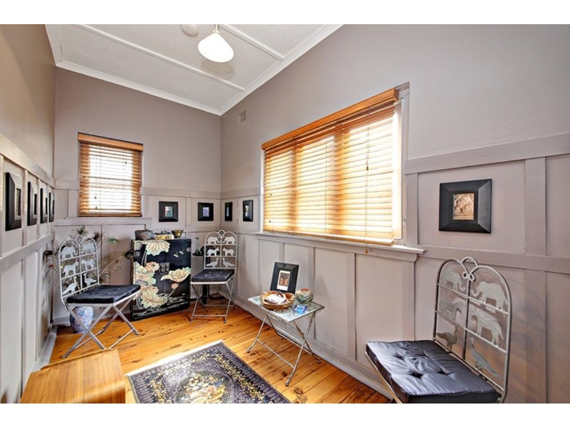 2/64 Grosvenor Crescent, Summer Hill NSW 2130