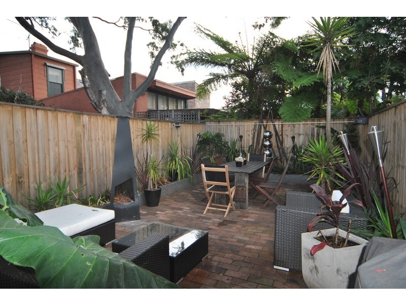 13 Commodore St, Newtown NSW 2042