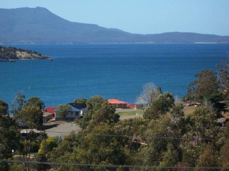 Bernacchi Drive, Orford TAS 7190