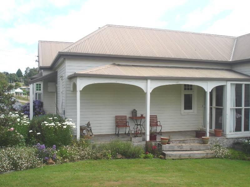 Sheffield Road, Lower Barrington TAS 7306