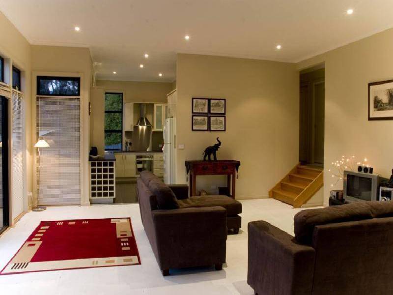 HUON HIGHWAY, Huonville TAS 7109
