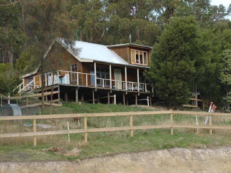 Cawthorns Road, Wattle Grove TAS 7109