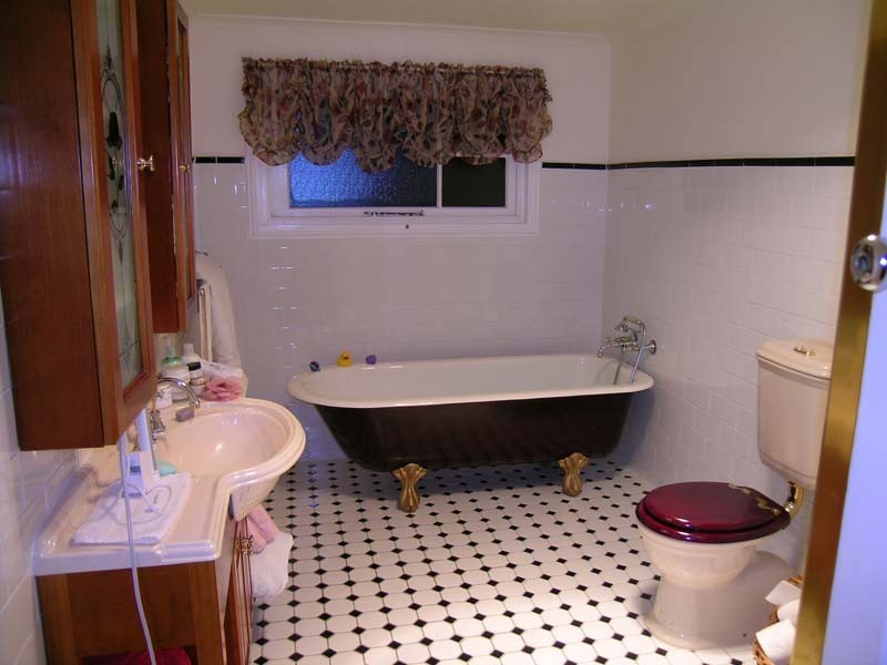 Huon Highway, Huonville TAS 7109