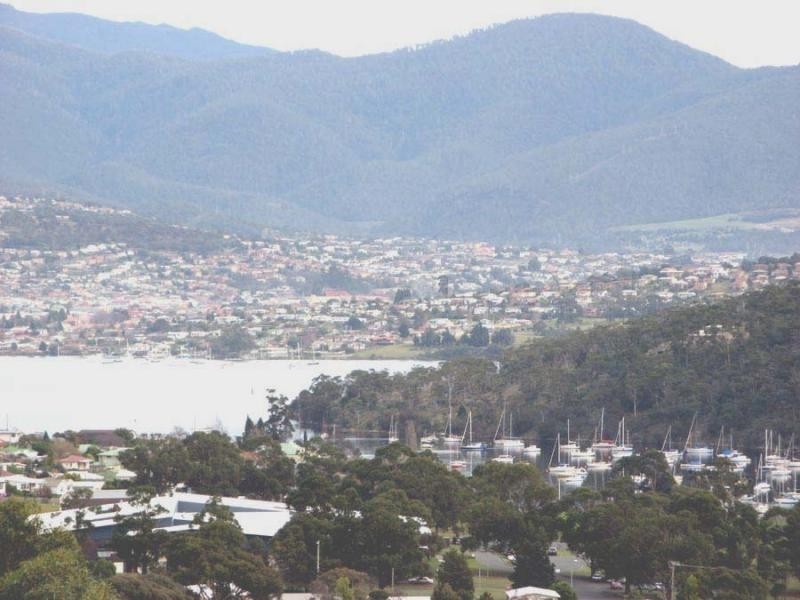 Thoona st, Geilston Bay TAS 7015