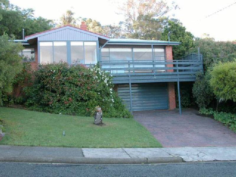 Cottlesloe Street, Lindisfarne TAS 7015