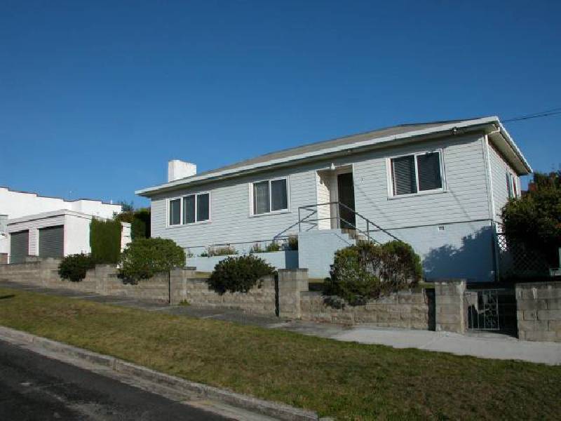 Girvan Avenue, New Town TAS 7008