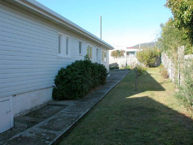 Girvan Avenue, New Town TAS 7008