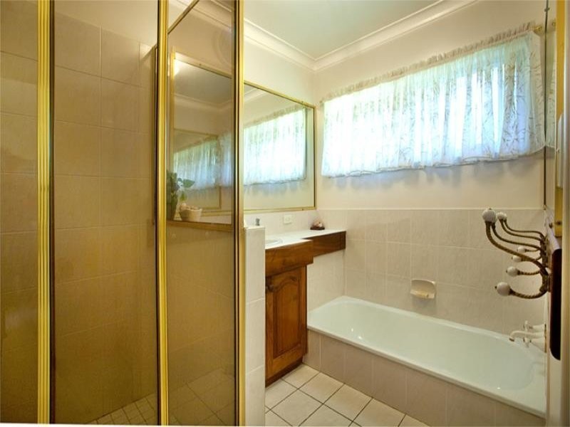 27 laurinda Crescent, Springwood QLD 4127