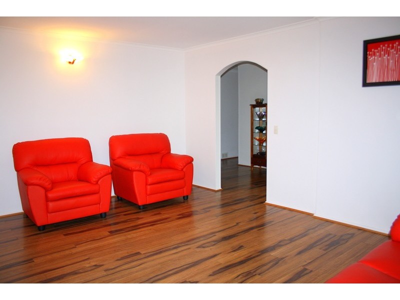 25 Laurinda Crescent, Springwood QLD 4127