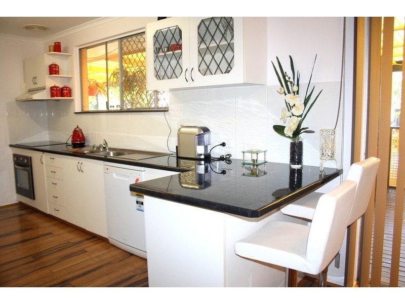 25 Laurinda Crescent, Springwood QLD 4127