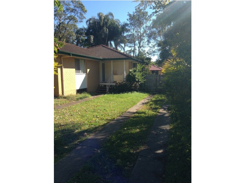 8 Bellis Street, Daisy Hill QLD 4127