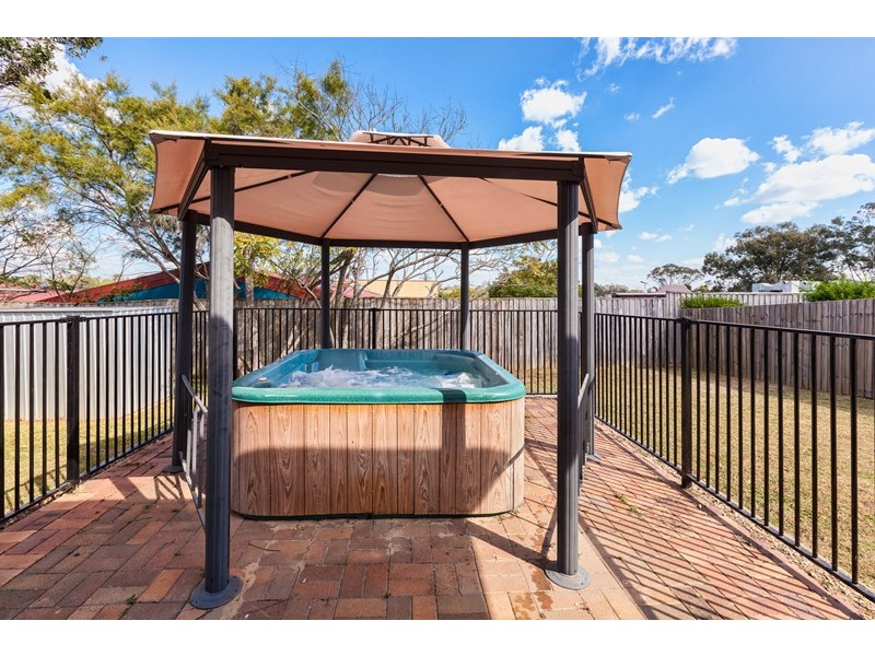 10 Merrol Street, Woodridge QLD 4114
