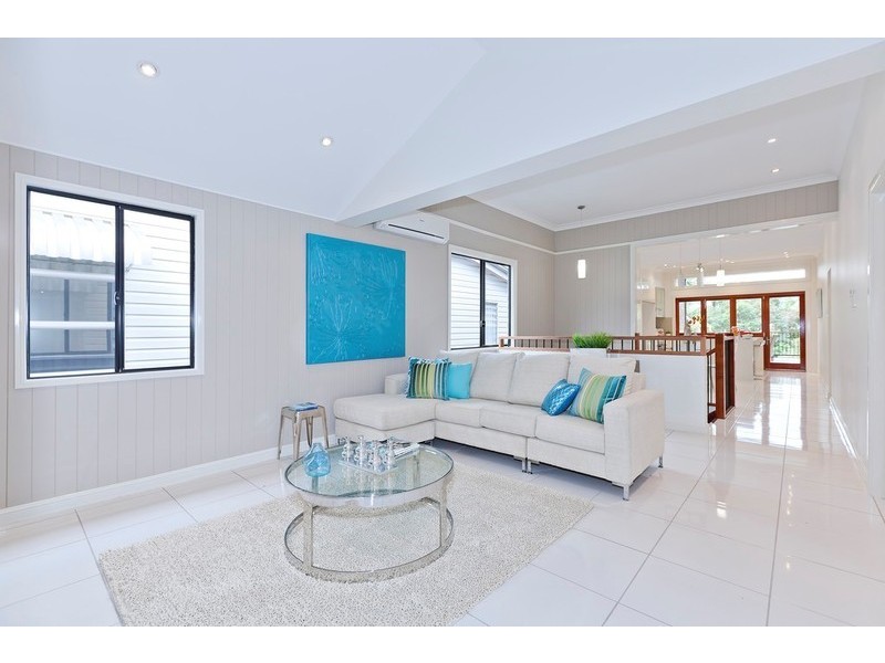 19 Burlington Street, East Brisbane QLD 4169