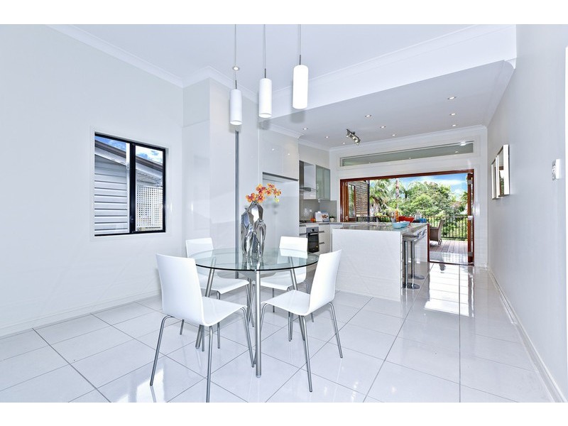 19 Burlington Street, East Brisbane QLD 4169