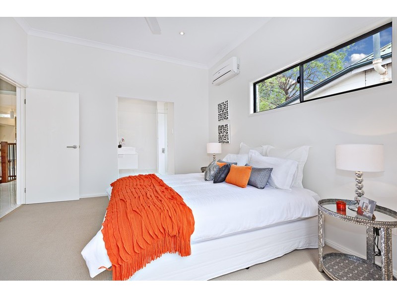 19 Burlington Street, East Brisbane QLD 4169