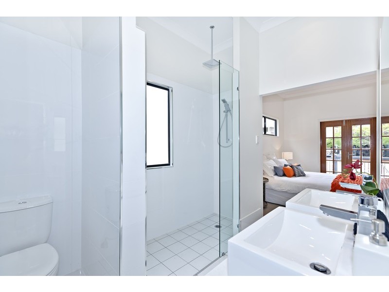 19 Burlington Street, East Brisbane QLD 4169