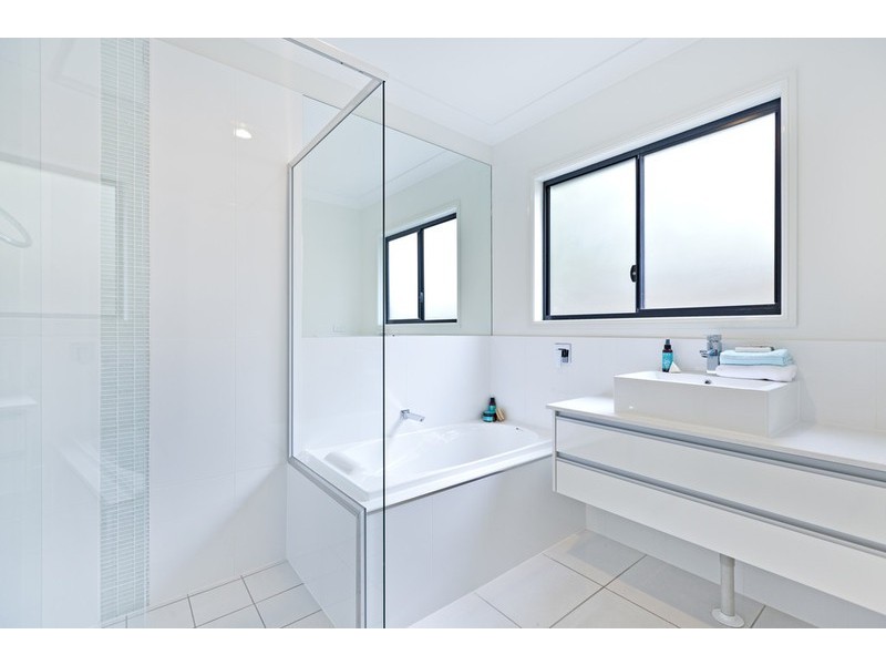 19 Burlington Street, East Brisbane QLD 4169