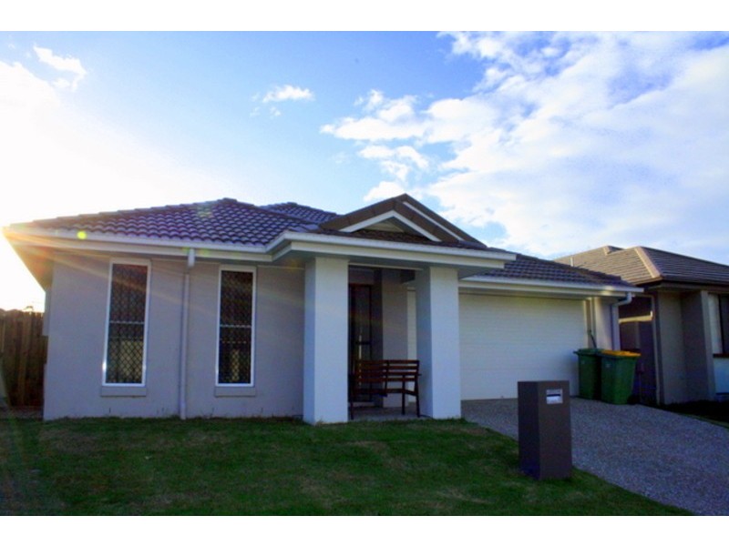 16 Kenilworth Cr, Waterford QLD 4133