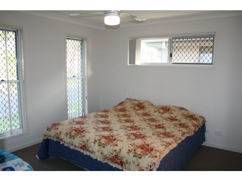 16 Kenilworth Cr, Waterford QLD 4133