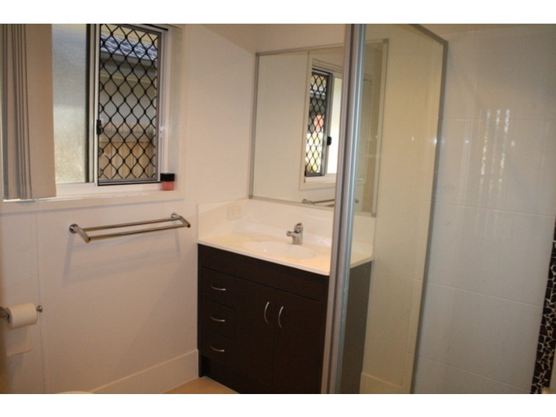 16 Kenilworth Cr, Waterford QLD 4133