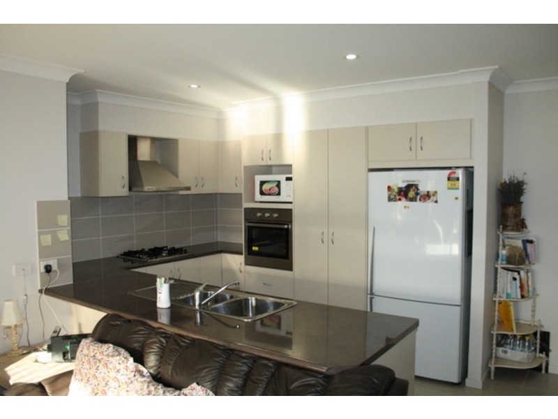 16 Kenilworth Cr, Waterford QLD 4133