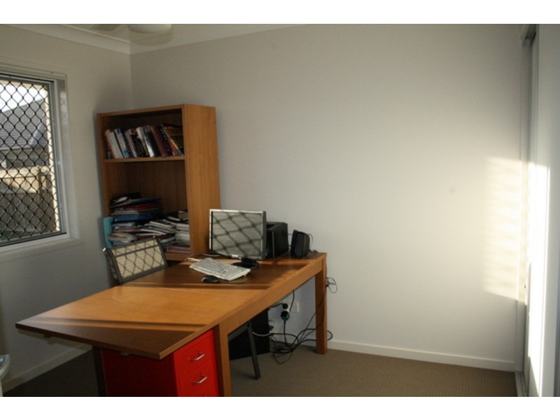 16 Kenilworth Cr, Waterford QLD 4133