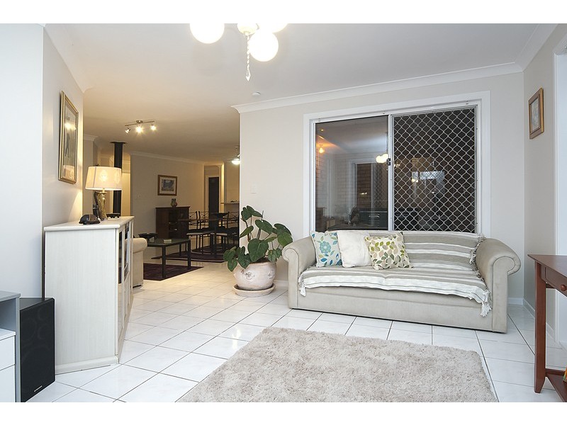 42 Sheffield Place, Kuraby QLD 4112