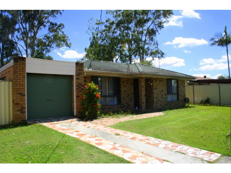 8 Balmoral St, Eagleby QLD 4207