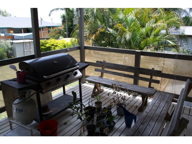 6 Stuart St, Woodridge QLD 4114