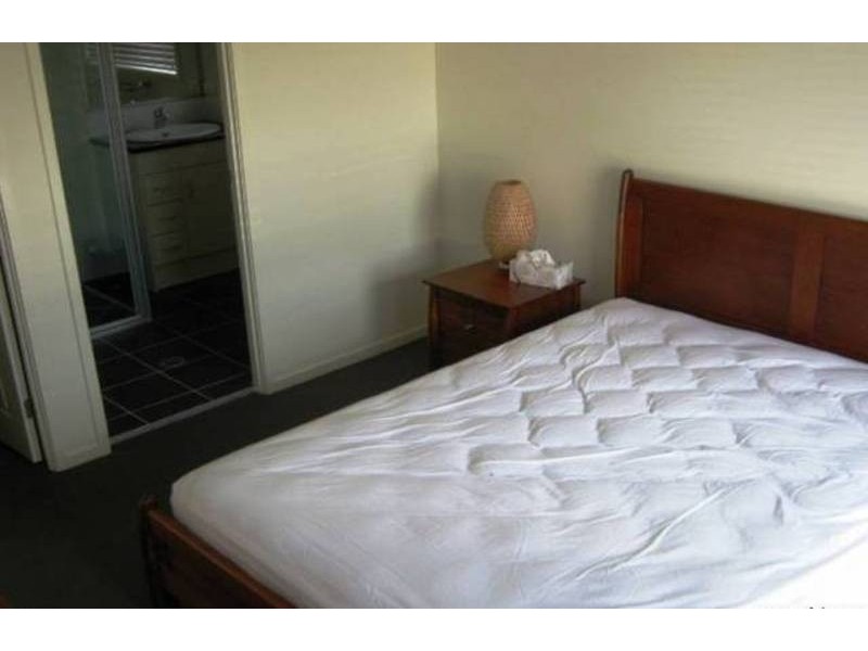 21 Coalstoun Crossing, Waterford QLD 4133