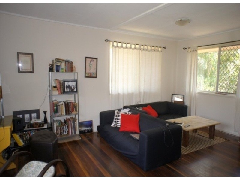 8 Bellis Street, Daisy Hill QLD 4127