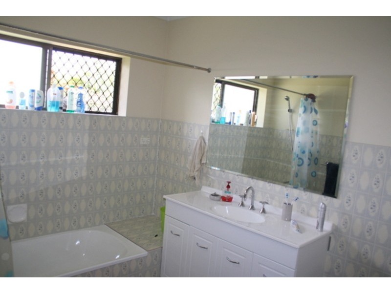 80 Stones Rd, Sunnybank Hills QLD 4109