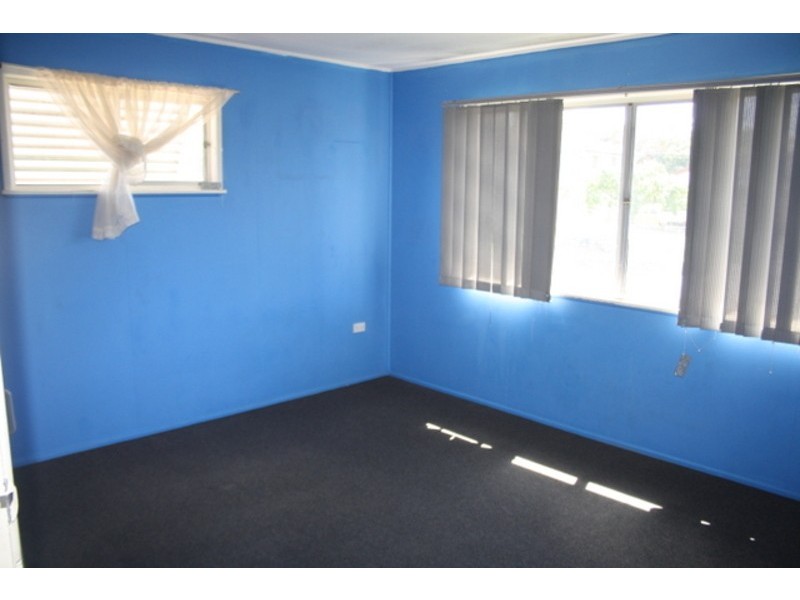 225 Broadwater Rd, Mansfield QLD 4122