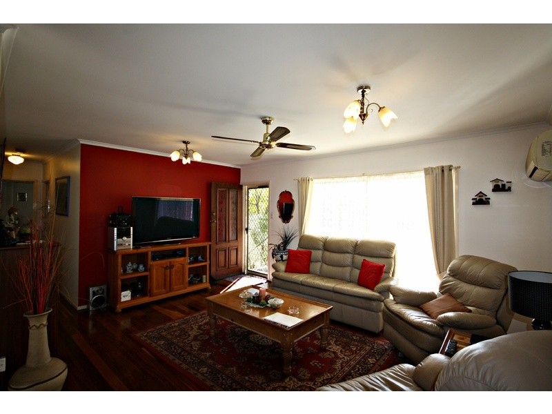 73 Camrose Cres, Underwood QLD 4119