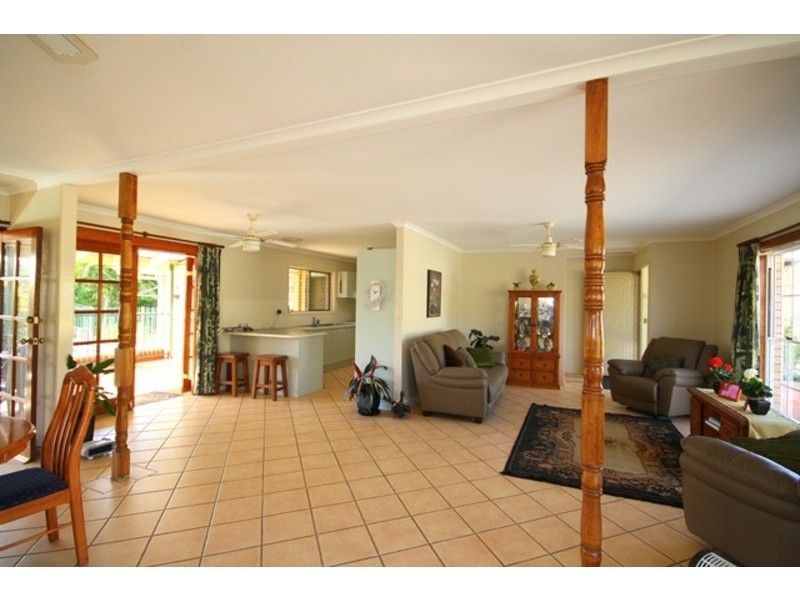 6 Belinda Crescent, Springwood QLD 4127