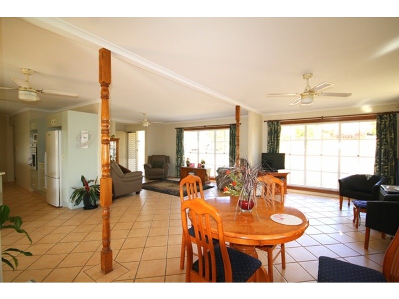 6 Belinda Crescent, Springwood QLD 4127