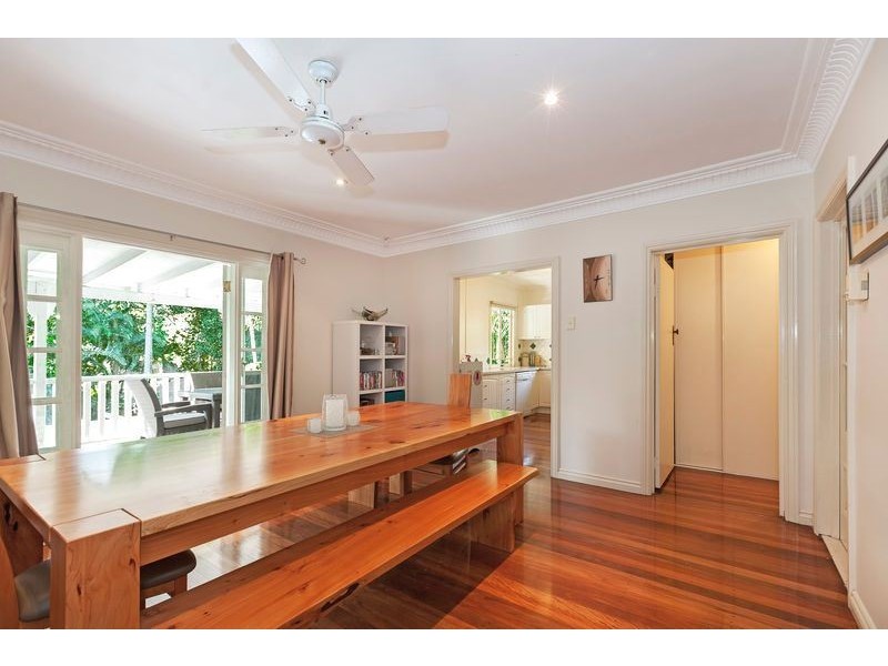 42 Lockyer Street, Camp Hill QLD 4152