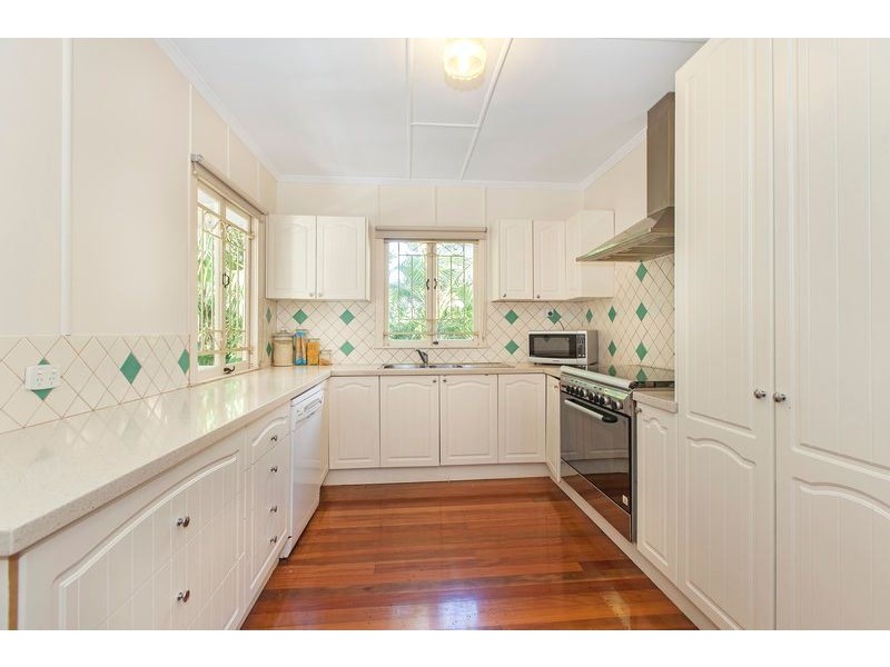 42 Lockyer Street, Camp Hill QLD 4152