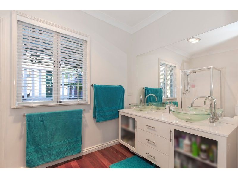 42 Lockyer Street, Camp Hill QLD 4152