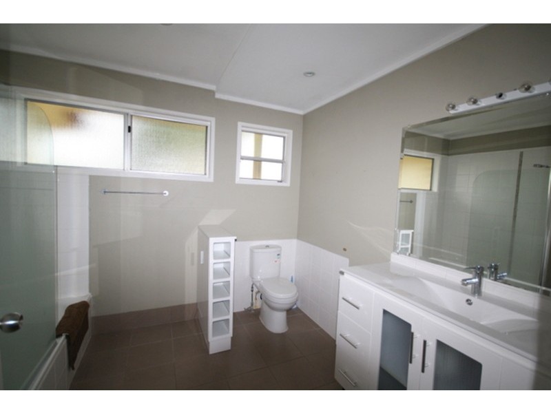 1 Burke St, Woodridge QLD 4114