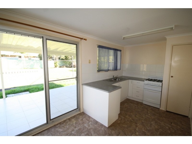 10 Yolla St, Eagleby QLD 4207