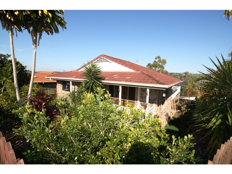 18 Crestridge Crescent, Oxenford QLD 4210