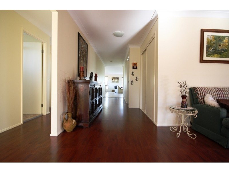 18 Crestridge Crescent, Oxenford QLD 4210